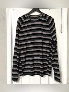 Smartwool Shirt Mens XL Gray Black Striped Merino 150 Long Sleeve Base Layer